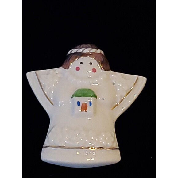 Cream Painted Ceramic Angel Holding Mini House Christmas Holiday Pin Brooch - Picture 2 of 7